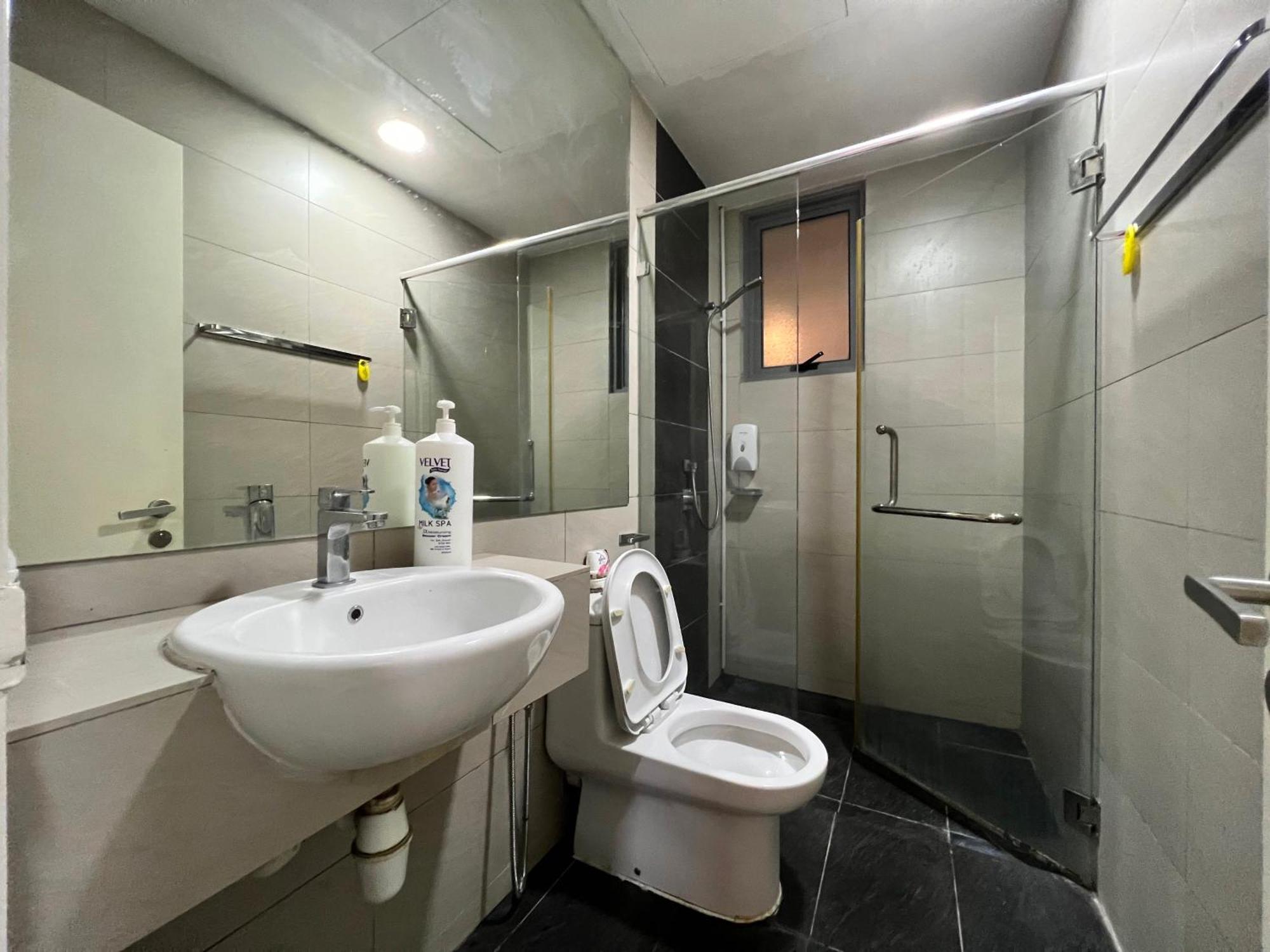 Capital O 90987 The Loft Residences Homestay @ Imago Shopping Mall 2 Kampong Sembulan Buitenkant foto