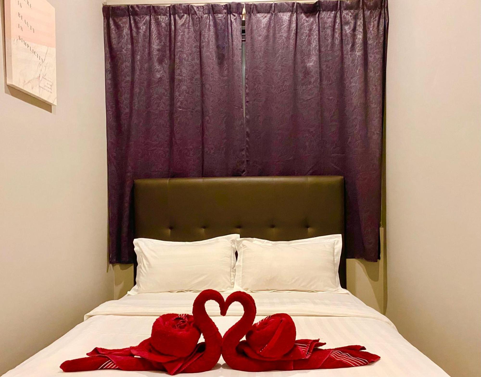 Capital O 90987 The Loft Residences Homestay @ Imago Shopping Mall 2 Kampong Sembulan Buitenkant foto