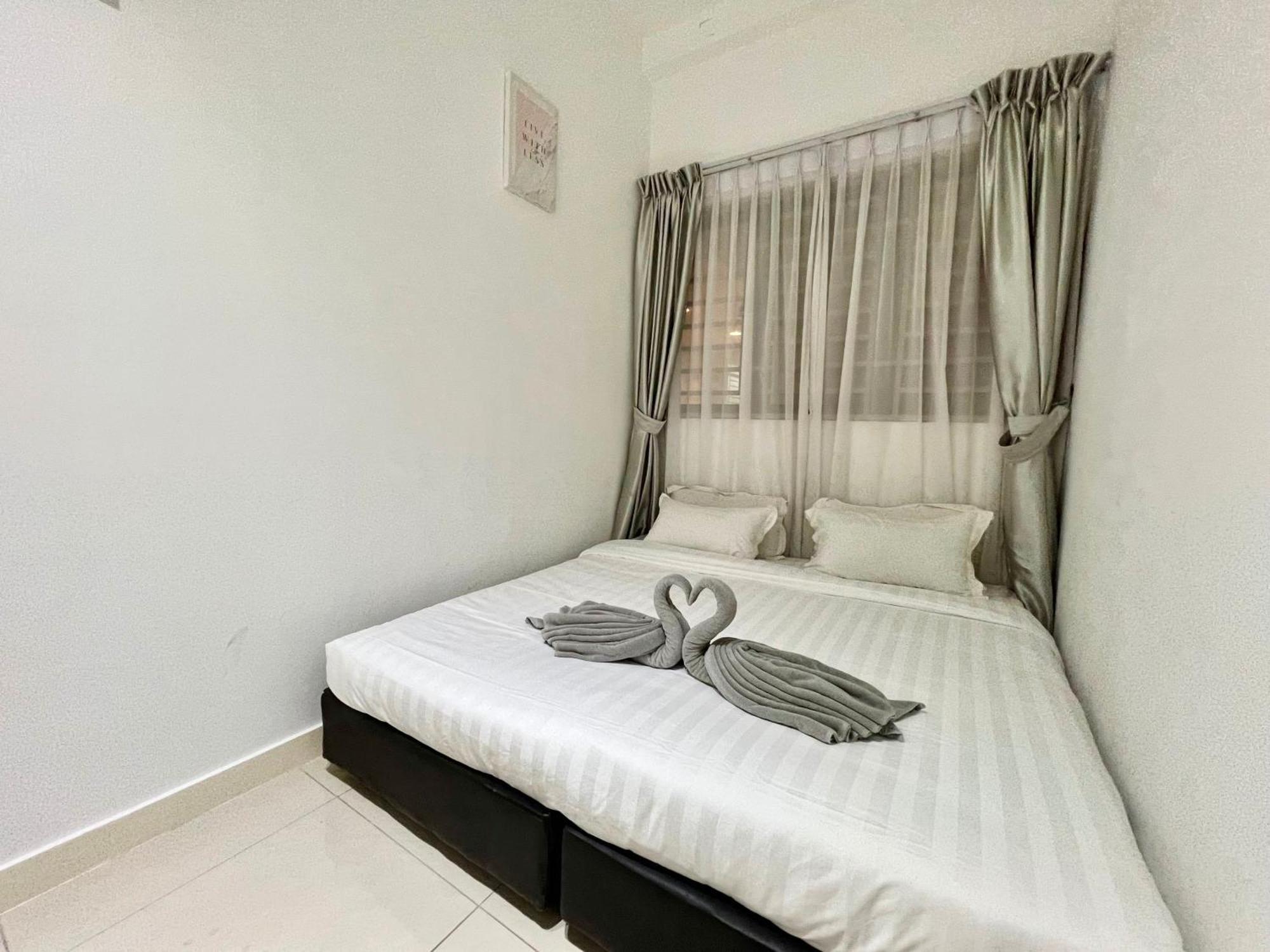 Capital O 90987 The Loft Residences Homestay @ Imago Shopping Mall 2 Kampong Sembulan Buitenkant foto