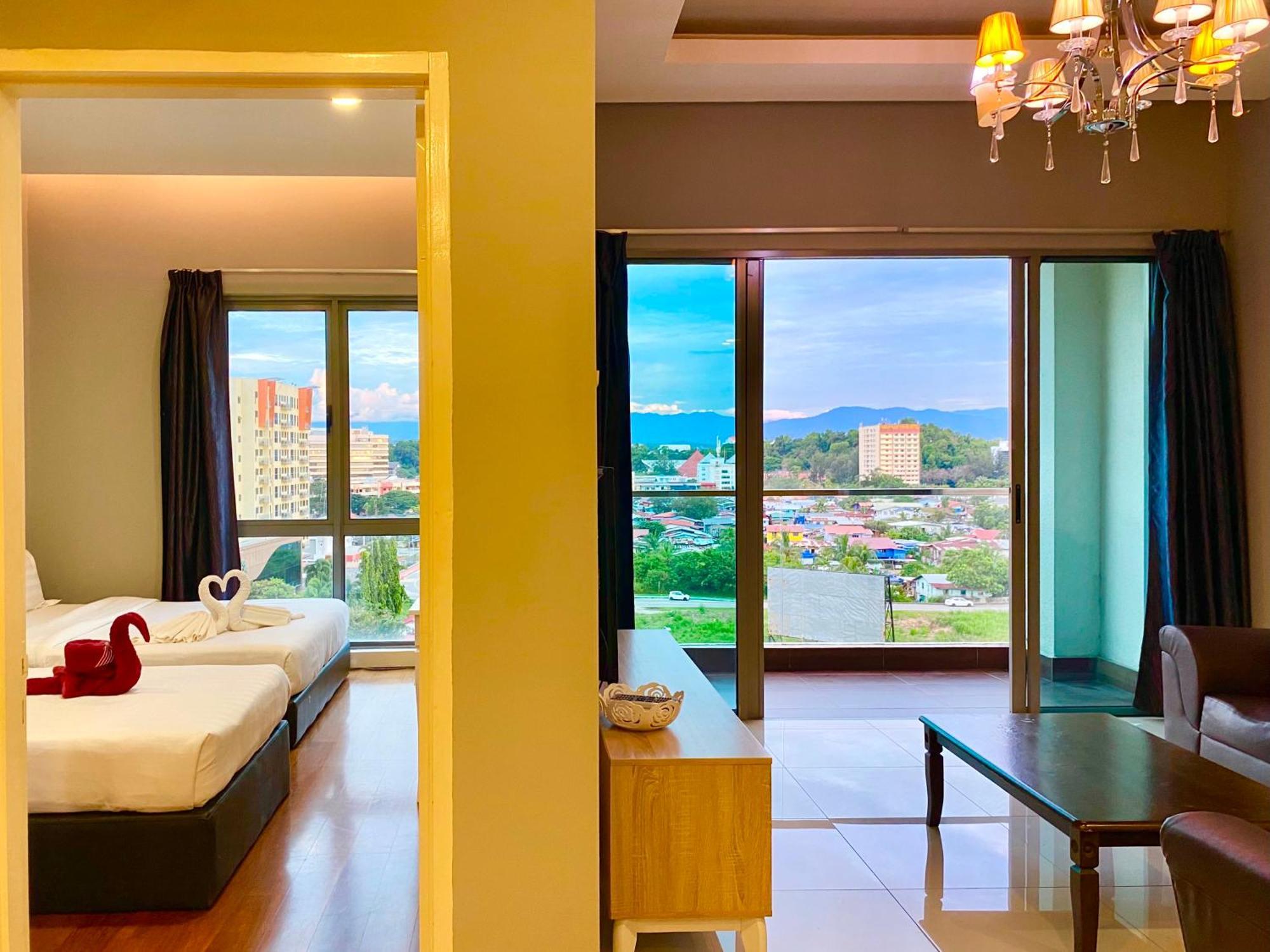 Capital O 90987 The Loft Residences Homestay @ Imago Shopping Mall 2 Kampong Sembulan Buitenkant foto