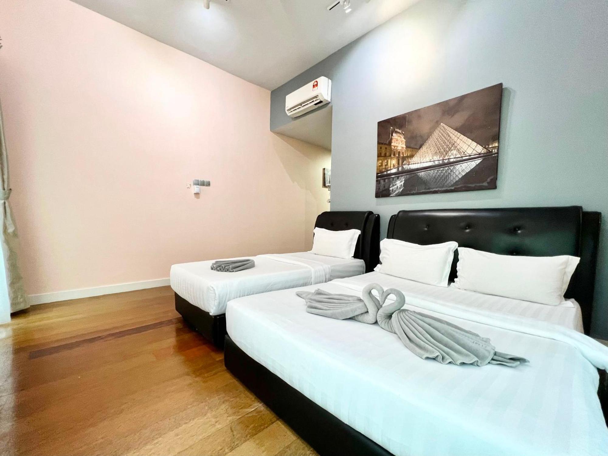 Capital O 90987 The Loft Residences Homestay @ Imago Shopping Mall 2 Kampong Sembulan Buitenkant foto