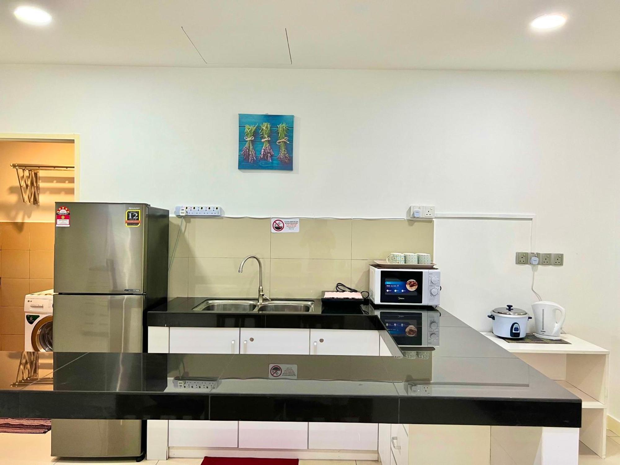 Capital O 90987 The Loft Residences Homestay @ Imago Shopping Mall 2 Kampong Sembulan Buitenkant foto