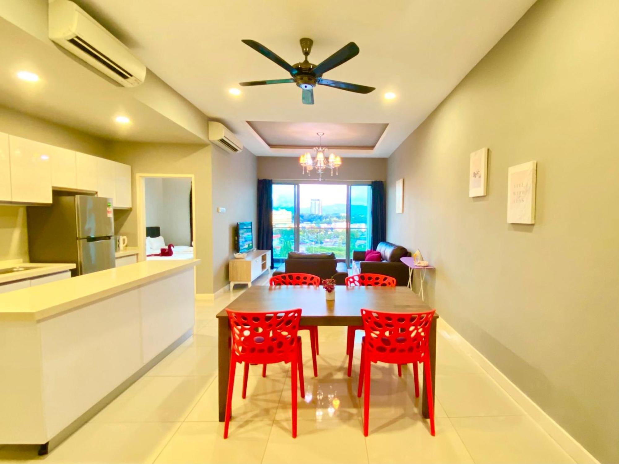 Capital O 90987 The Loft Residences Homestay @ Imago Shopping Mall 2 Kampong Sembulan Buitenkant foto